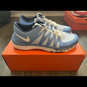 UNC North Carolina team trainer 5.0 v6 AMP size 9.5